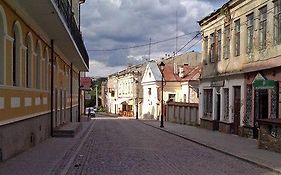 Apartment On Zarvanskaya In Old Town